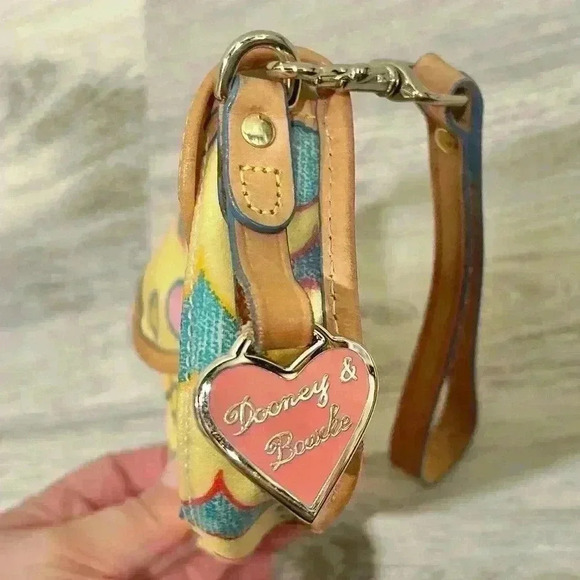 Dooney & Bourke Small Yellow Designer Leather Hearts Wristlet Wallet/Purse - Picture 4 of 9